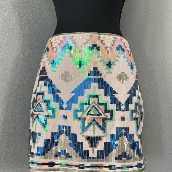 EXPRESS Sequin Aztec Mini Skirt Blush Pink Small - Picture 4 of 11